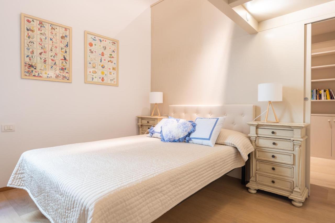 Apartment And Roomy Near The Station And Duomo - Homeunity Florenz